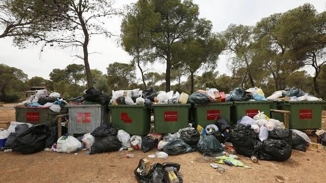 La basura se desborda en plena Calderona