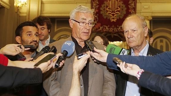 Valencia firma un convenio con la AVL para «irradiar normalidad» lingüística