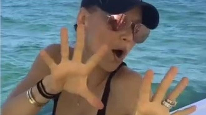Así baila Anna Kournikova el éxito de Enrique Iglesias