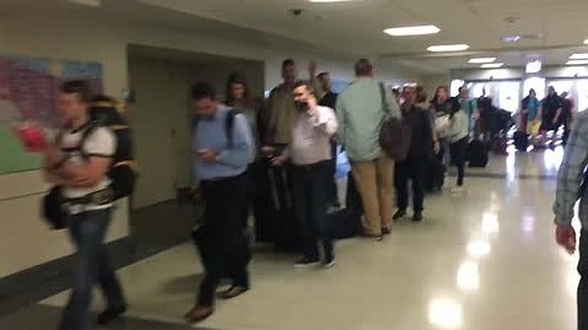 'TSA, ¿te estás burlando de mi?', el vídeo de la cola kilométrica de Midway