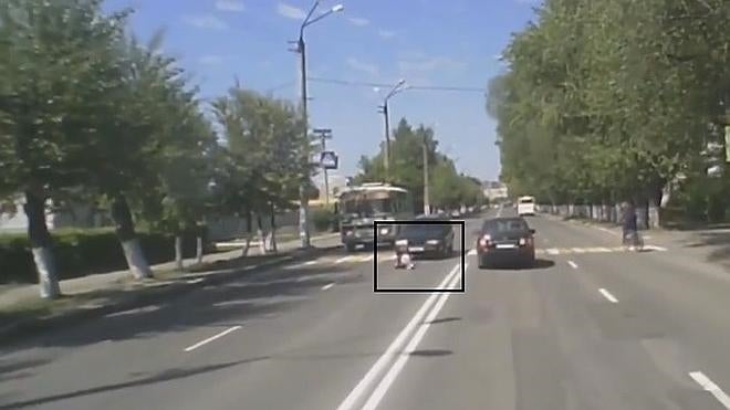 Un conductor recibe una paliza tras atropellar a una niña