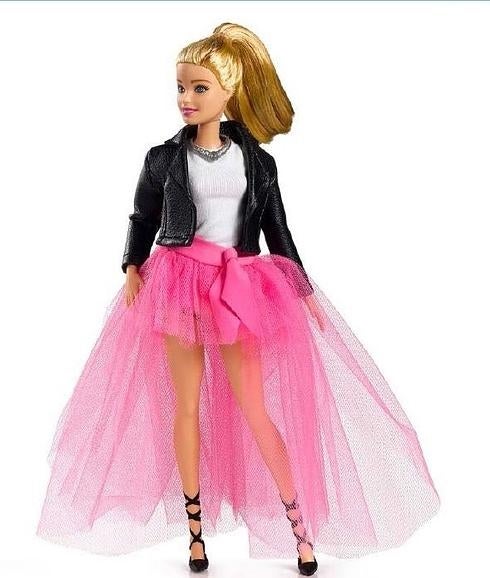 Las principales cabeceras de moda españolas visten a Barbie