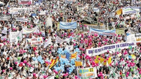 La concertada rodeará con una cadena humana el Palau de la Generalitat el 2 de junio