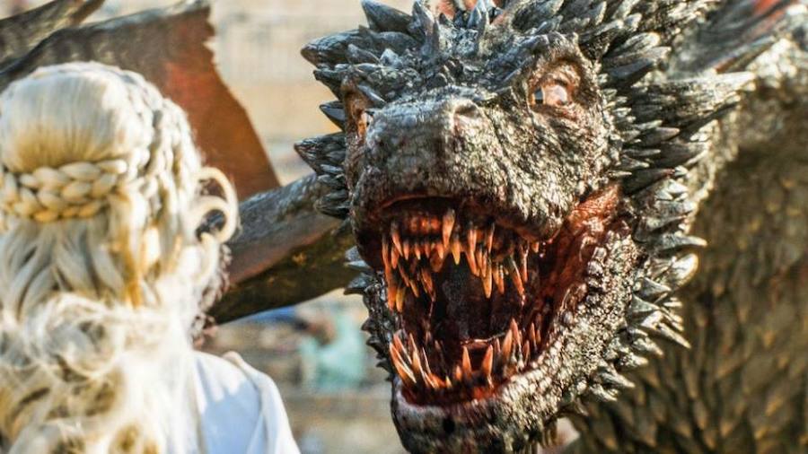 Se venga de su exnovio con spoilers de 'Juego de Tronos'
