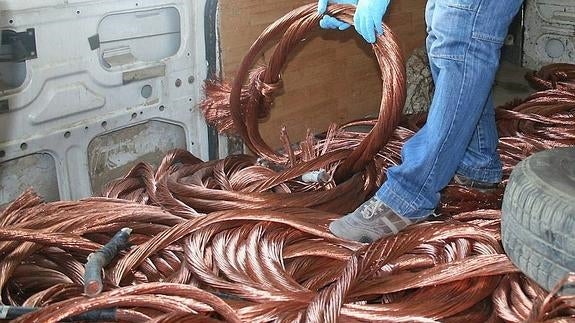 El Ayuntamiento invertirá 227.000 € para reponer el cable de cobre sustraído en Valencia