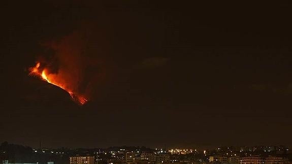 Espectaculares imágenes del Etna en erupción