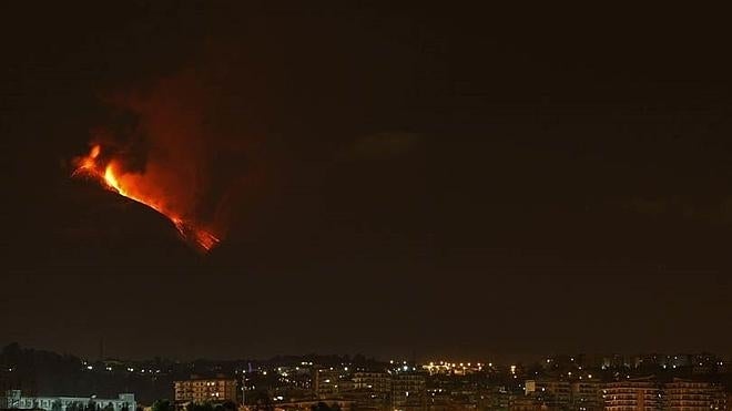 Espectaculares imágenes del Etna en erupción