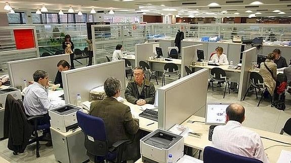 Funcionarios del Estado cobran en mayo el 50% pendiente de la extra de 2012