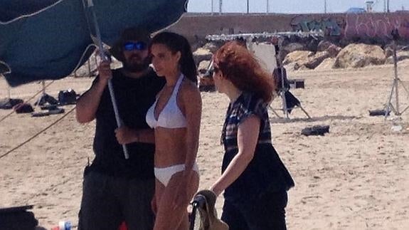 Pilar Rubio sorprende a los bañistas en Canet d'En Berenguer