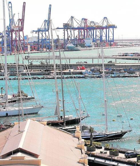 La Marina de Valencia alcanza el récord de barcos a la espera de privatizar su gestión