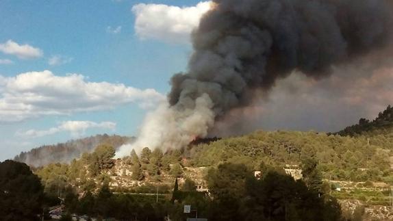 Controlado el incendio de Terrateig y Llocnou de Sant Jeroni