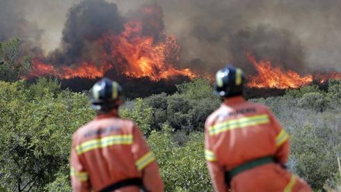 Un joven de 19 años de Bolbaite, detenido por el incendio que ha arrasado ya 800 hectáreas