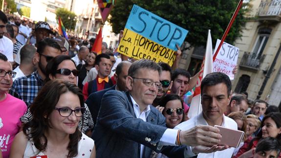 La manifestación del Orgullo Gay recorre Valencia