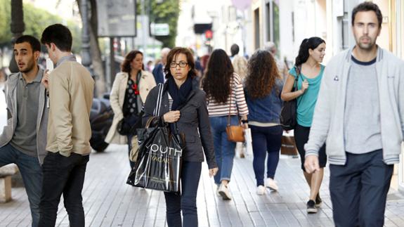 El Consell duda ahora entre «volver al punto cero» en los horarios comerciales o seguir el debate