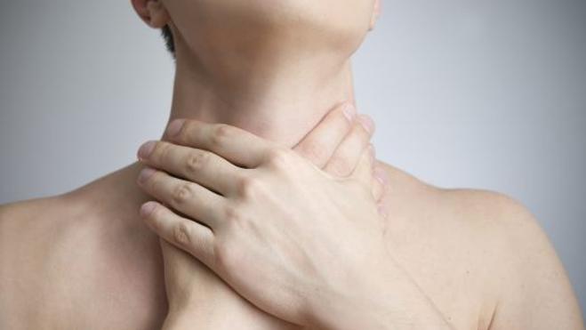 ¿Por qué se te hace un nudo en la garganta?