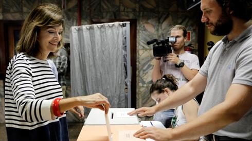 Líderes y candidatos valencianos acuden a las las urnas