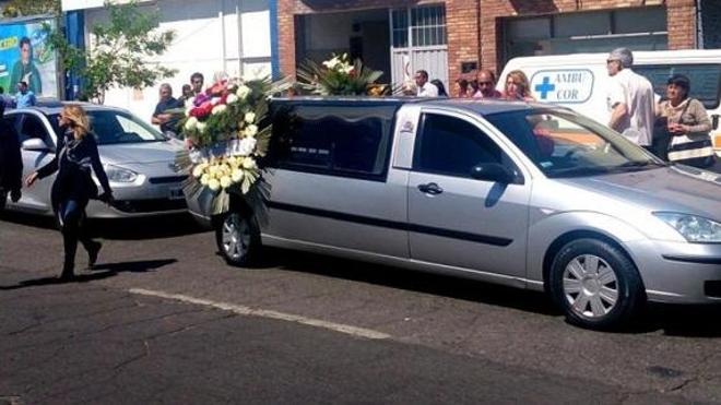 Un maquillador de cadáveres salva la vida a una anciana al darse cuenta de que todavía respiraba