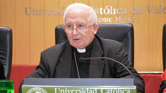 El cardenal Cañizares: «Ningún alumno con derecho a beca se quedará sin estudiar en la Universidad Católica de Valencia»