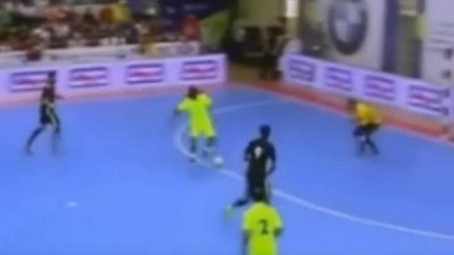 El gol de videojuego de Puyol