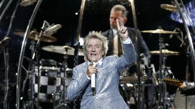 Los Reyes se escapan al concierto de Rod Stewart en Madrid