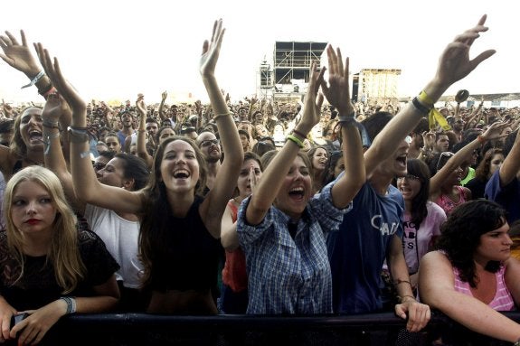 El veto a los festivales en la Comunitat pone en jaque a un sector que deja más de 60 millones de euros