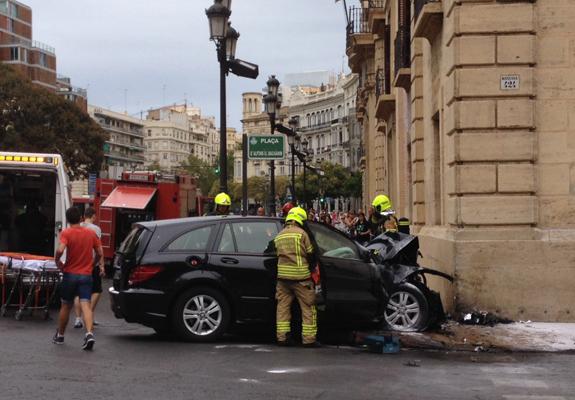 Ocho heridos, dos de ellos graves, en un accidente múltiple junto al Palacio de Justicia