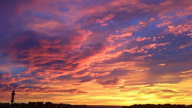 ¿Por qué el cielo es azul y los atardeceres rojizos?