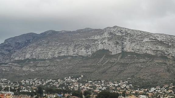 Dos turistas alemanes pasan la noche en el Montgó tras perderse al intentar llegar a la Creueta