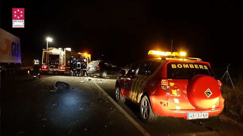 Un muerto y dos heridos graves al chocar un todoterreno y dos furgonetas en Benlloch