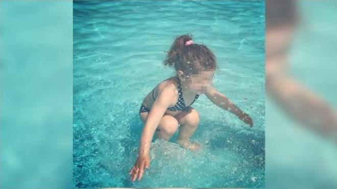 Solución al acertijo de la niña en el agua