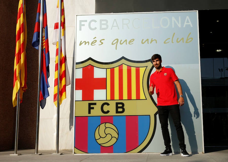 El Barcelona presenta André Gomes sin que el Valencia haya hecho oficial el traspaso