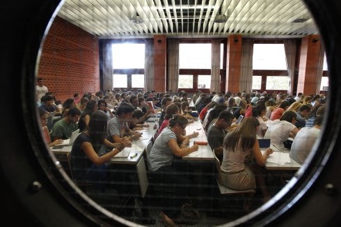 Las universidades han contratado a 125 profesores saltándose la ley