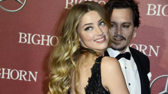 Amber Heard acusa a Johnny Deep de obstaculizar el divorcio