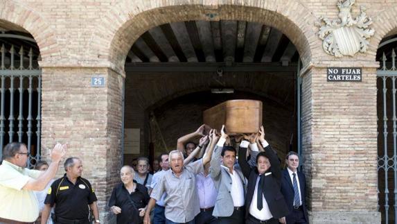 Canito abre la puerta grande de la plaza de toros de Valencia