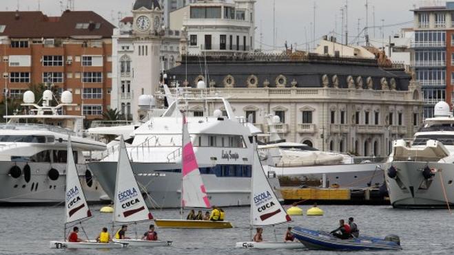 La Marina negocia un ciclo de Formación Profesional sobre náutica en una antigua base