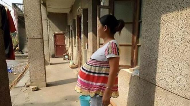 Wang Shi, la mujer que lleva 17 meses embarazada