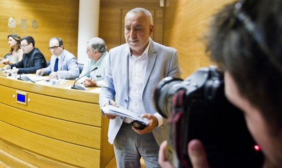 Los partidos retoman en Les Corts la negociación para el Consejo de RTVV