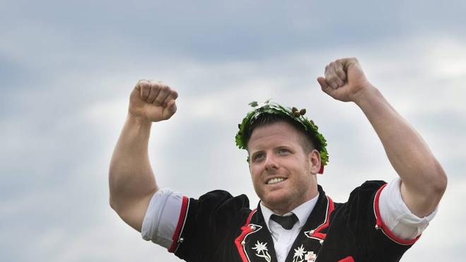 Conoce a Matthias Sempach, el 'Rey de los luchadores de los Alpes'