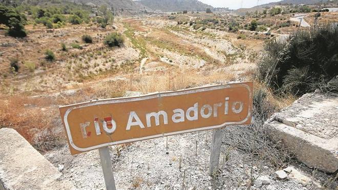 La confederación afea que ayuntamientos no realicen el mantenimiento de los cauces