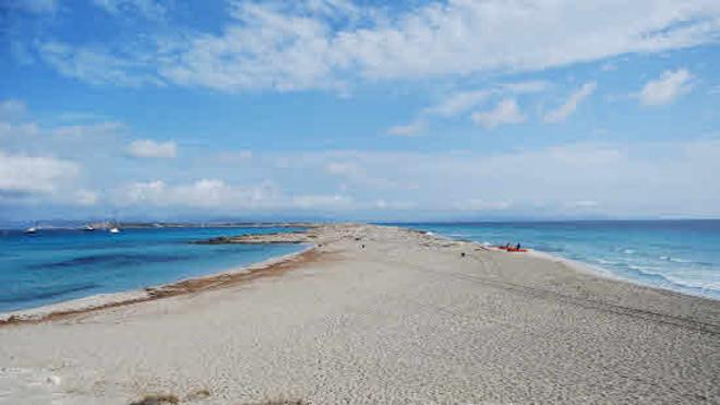 ¿Quieres comprarte una isla en Formentera?