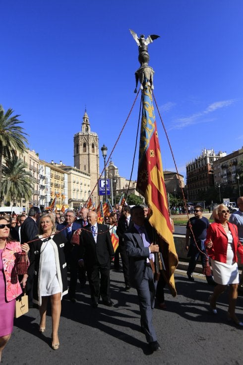 El tripartito de Valencia restará protagonismo a Lo Rat Penat antes de la procesión del 9 d'Octubre