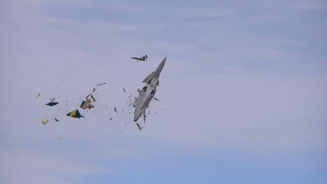 Un avión no tripulado estalla en pleno vuelo