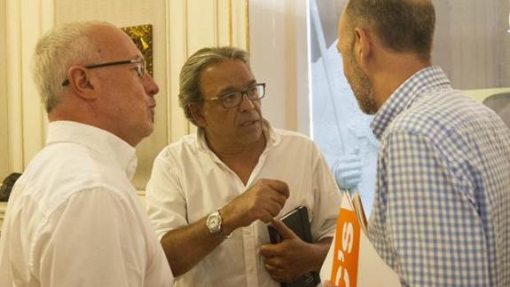 PSPV, Compromís, Podemos y C's firman el documento que permite desbloquear la nueva RTVV