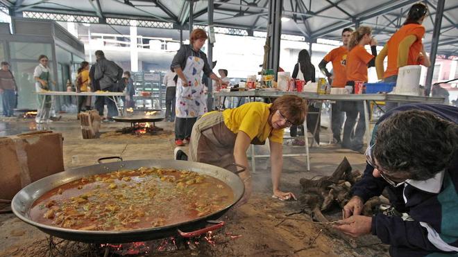 El intento de récord Guinness de 3.000 paellas en Valencia, suspendido al haber 2.050 inscritos