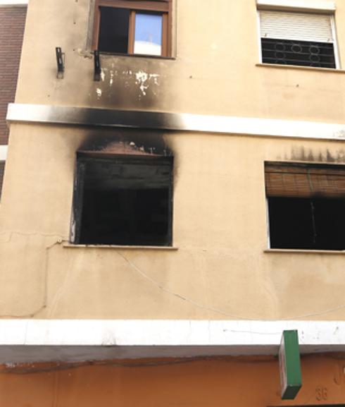 Un incendio quema una casa en Nazaret