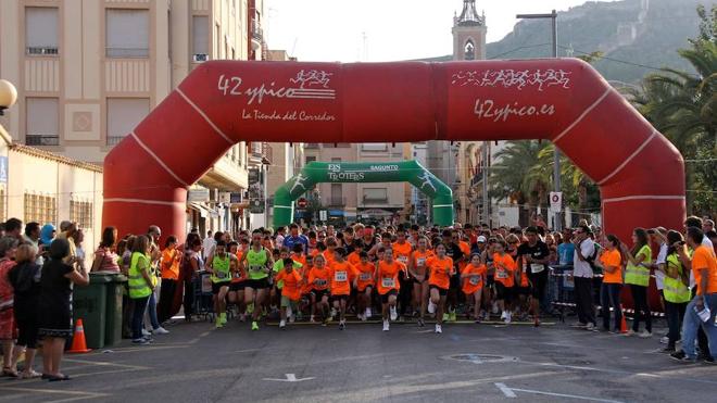 Una carrera por la integración y la lucha contra el cáncer en Sagunto