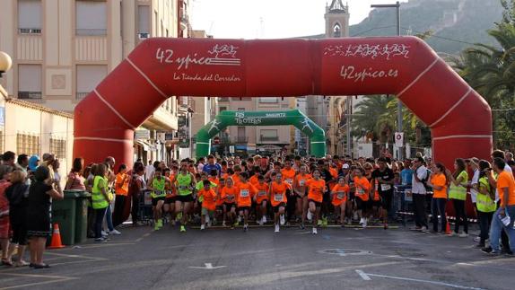 Una carrera por la integración y la lucha contra el cáncer en Sagunto