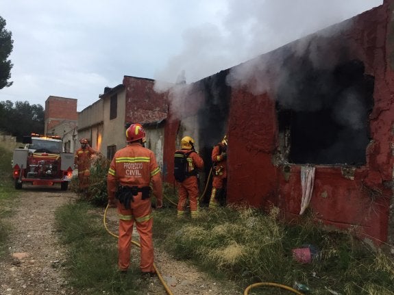 Arde una vivienda en la zona de Les Creus