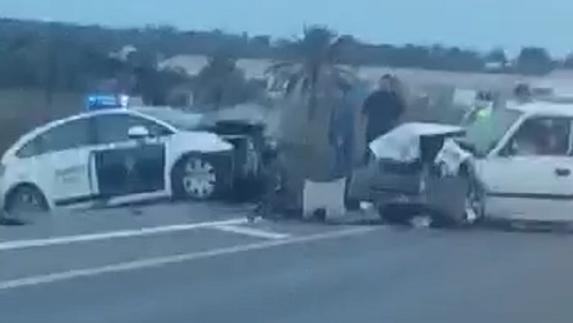 Investigan el accidente del coche patrulla de la Guardia Civil