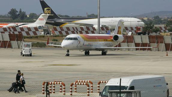 La huelga en el abastecimiento de combustible de aviones afectará al aeropuerto de Manises